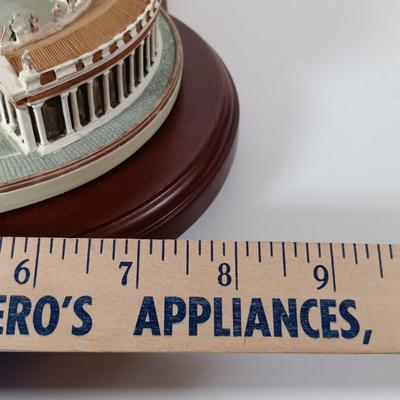 LOT 50D: Danbury Mint The Vatican St. Peter's Basilica Scale Model & Bohemia Glass Pope St John Paul II Paperweight