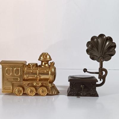 LOT 55D: Miniature Collectible Clocks: Elgin, Timex & More