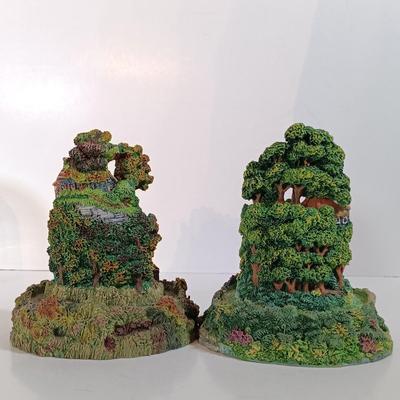 LOT 56D: Franklin Mint Violet L. Schwenig Miniature Cottages