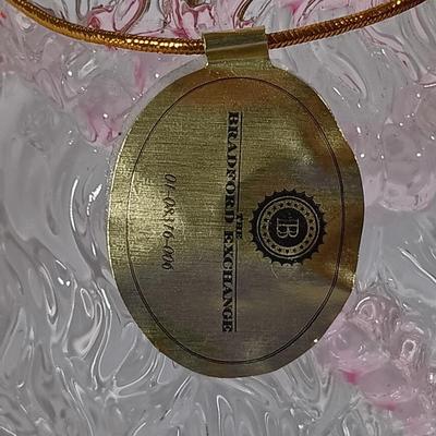 LOT 59D: West German Crystal Clock, Anna Hütte Crystal Basket & Bradford Exchange Sophisticats 'Sparkle' Cat Figurine