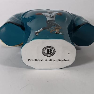 LOT 62D: NFL Christmas Collection Donovan McNabb Santa Sleigh, Memory Co. Philadelphia Eagles Nutcracker & More