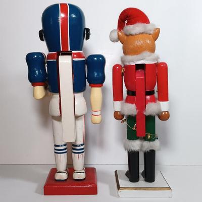 LOT 63D: Vintage Jaimy Santa Sleigh, Franklin Mint Father Christmas & Nutcrackers