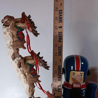 LOT 63D: Vintage Jaimy Santa Sleigh, Franklin Mint Father Christmas & Nutcrackers