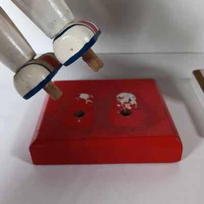 LOT 63D: Vintage Jaimy Santa Sleigh, Franklin Mint Father Christmas & Nutcrackers