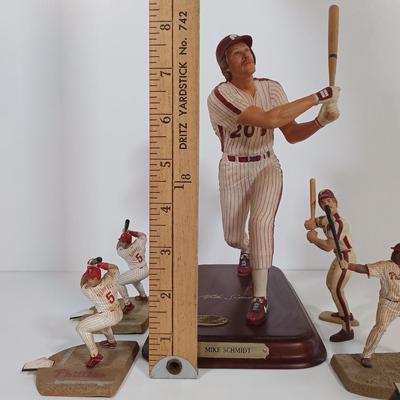 LOT 66B: The Danbury Mint Mike Schmidt Figurine w/ MLBPA Mini Phillies Figurines