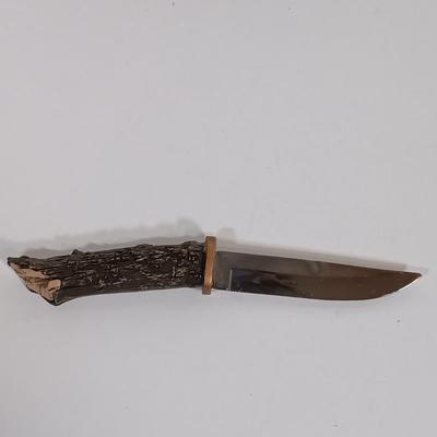 LOT 132B: Set of (3) Collectible Knives w/ John Wayne Knife Wall Art