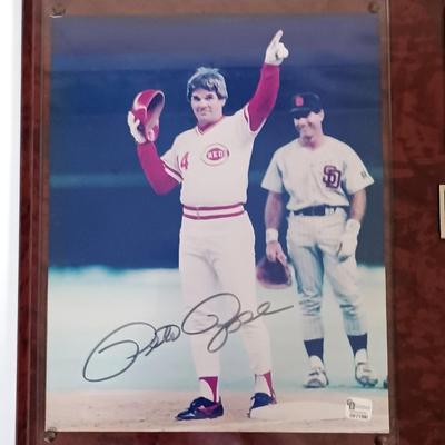 LOT 153B: Cincinnati Reds Pete Rose Plaque - Autographed Photo and Two Cards