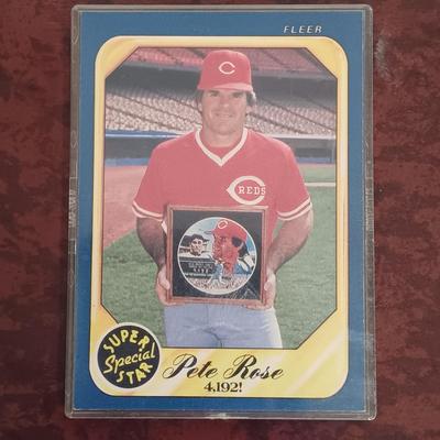 LOT 153B: Cincinnati Reds Pete Rose Plaque - Autographed Photo and Two Cards