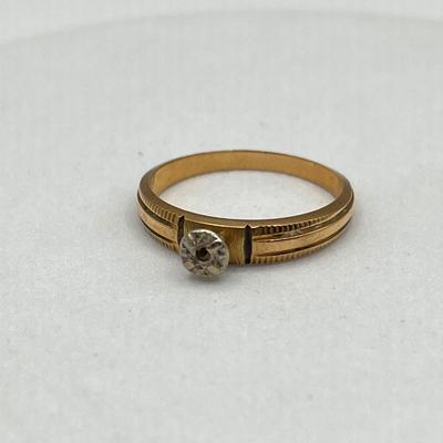 LOT 162J: 14K Gold Size 6 Ring - Missing Stone - 2.2 Grams