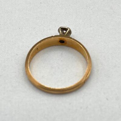 LOT 162J: 14K Gold Size 6 Ring - Missing Stone - 2.2 Grams