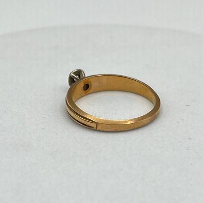 LOT 162J: 14K Gold Size 6 Ring - Missing Stone - 2.2 Grams
