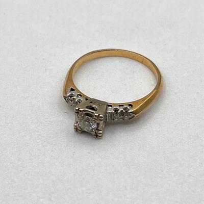LOT 163J: 14K Gold Diamond Engagement Ring - Size 8 - 3.1 gtw
