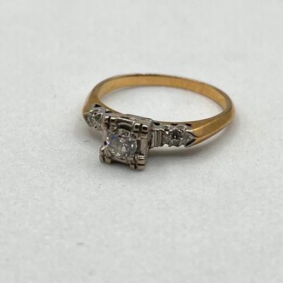 LOT 163J: 14K Gold Diamond Engagement Ring - Size 8 - 3.1 gtw