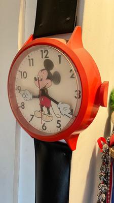 LOT 176A: Vintage Disney Welby by Elgin Mickey Mouse Wall Watch Clock