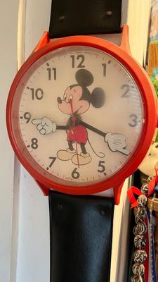 LOT 176A: Vintage Disney Welby by Elgin Mickey Mouse Wall Watch Clock