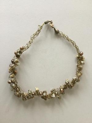 Unmarked wire fashion collar necklace