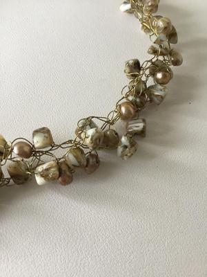 Unmarked wire fashion collar necklace