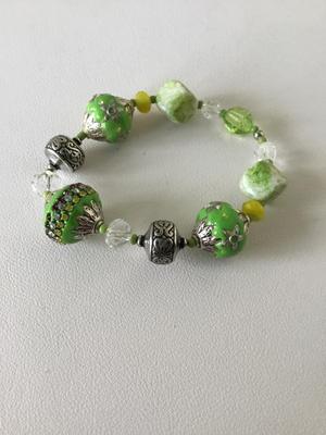 Stretchy green faux stone bracelet