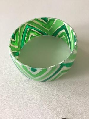 Green plastic stripes fashion bracelet