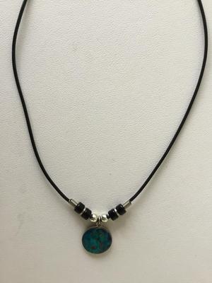 Unmarked fashion cord necklace