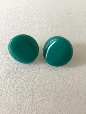 Beautiful green round fashion earrings