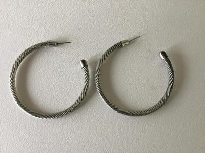 Beautiful round fashion earrings