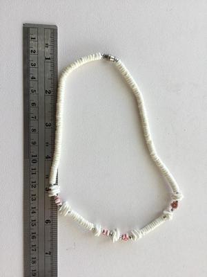 Beautiful vintage white collar necklace