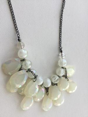 Beautiful clear fashion beaded necklace