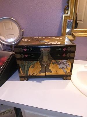 Vintage jewelry box
