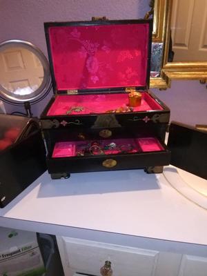Vintage jewelry box