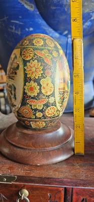 Ceramic Geisha egg Gold Trim porcelain