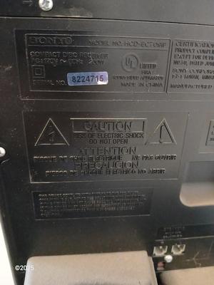 Sony stereo system model HCD-ECT091P with remote control and external antenna Sony speakers