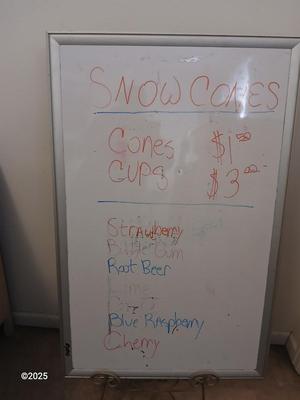 Poder gold wrought iron Parisian Floor Easel with a Whiteboard / photo board