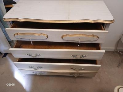 Chest of drawers