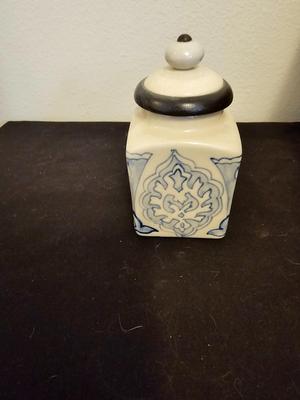 Collection of picture frames with small household decor / Ginger jar and Asian themed cup & saucer