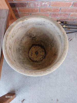 Nice ceramic planter / flowerpot on a metal stand