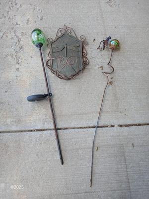 Solar yard art - garden art - dragonfly with a dragonfly wall pocket