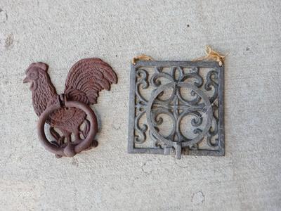 Cast Iron rooster knocker with metal vase / flowerpot holder
