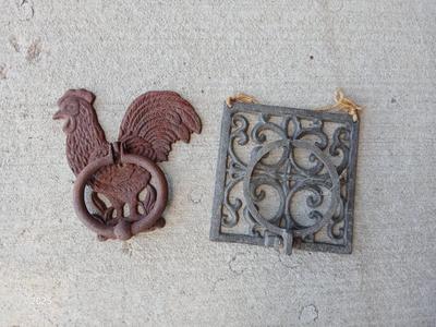 Cast Iron rooster knocker with metal vase / flowerpot holder