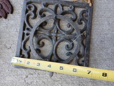 Cast Iron rooster knocker with metal vase / flowerpot holder