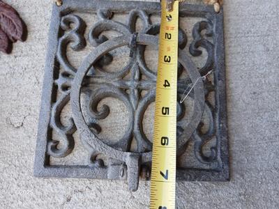 Cast Iron rooster knocker with metal vase / flowerpot holder