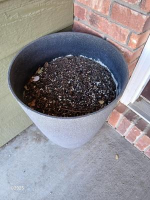 22" Tall Allan & Roth planter / Flowerpot