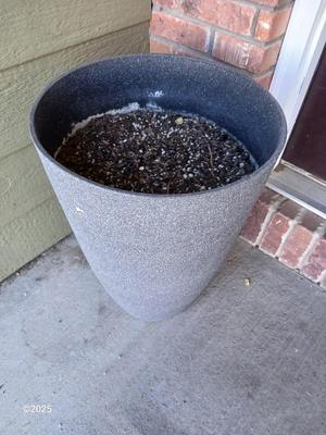 22" Tall Allan & Roth planter / Flowerpot