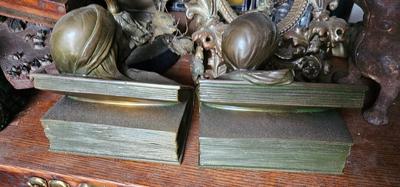 Pair early 20c Bronze bookends of busts of Dante and Beatrice