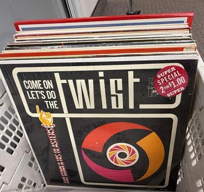 Large Lot of Vintage Vinyl Record Albums 33rpm most;y 40’s to 50’s music classical , show tunes, easy listening, pop
