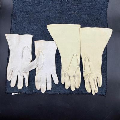Antique Suede Ladies Gloves white and.cream