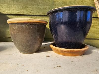 Five small ceramic plant pots - NICE POTS!