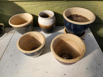 Five small ceramic plant pots - NICE POTS!