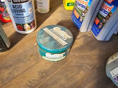 Full to partially full yard and garden chemicals - Bug control - Fertilizer and more