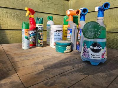 Full to partially full yard and garden chemicals - Bug control - Fertilizer and more